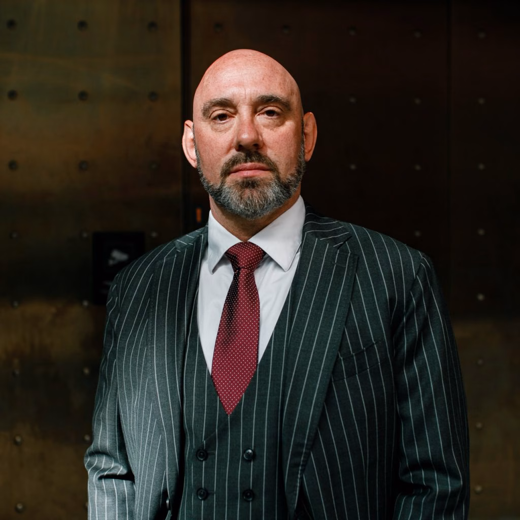 Dr. med. Alexander Madaus - Gründer von Rising King Academy